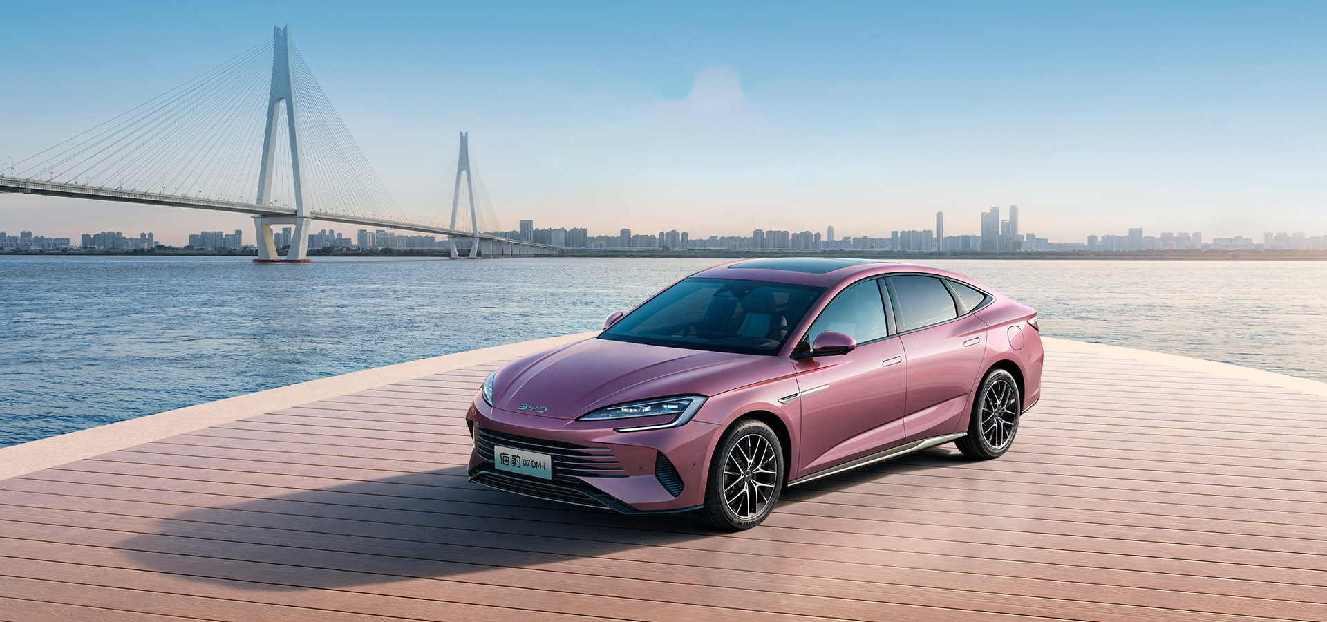 Гибридные автомобили BYD Seal 07 DM